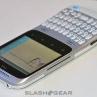 HTC-ChaCha-and-HTC-Salsa-Facebook-phone-hands-on-05-slashgear