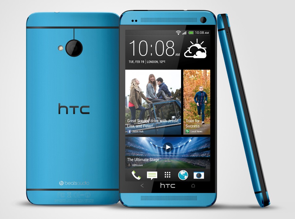 htc one mini blue in hand