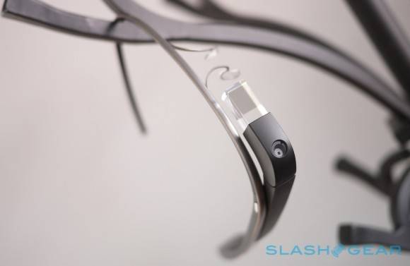 google_glass_hanging_01-580x377