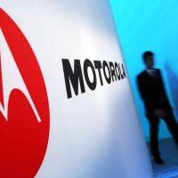 Motorola And Verizon Hold News Conference