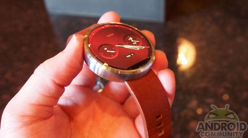 Moto 360 cometh in gold and metal, updates abound Android Community