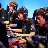 League of Legends star gets visa as pro athlete.