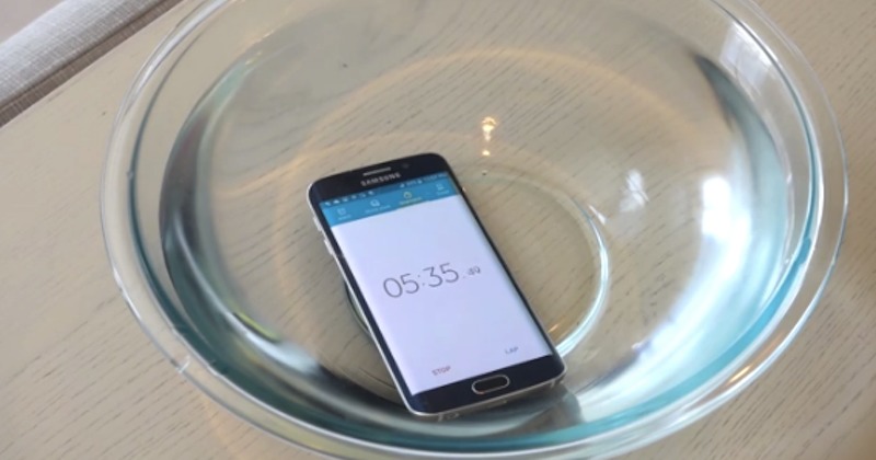 Samsung Galaxy S6 edge water test