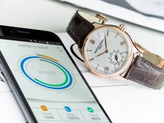 mmt-frederique-constant-smart-watch-iphone-600x450