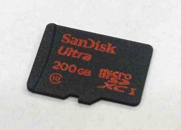 sandisk_200GB_1