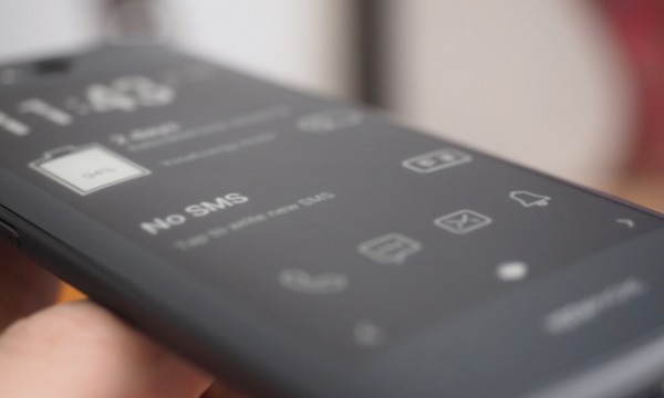 yotaphone2_2