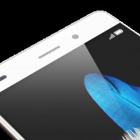 Huawei P8 lite – close up top front
