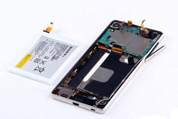 Sony-Xperia-Z4-Disassembly-_5