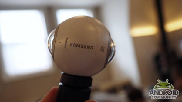 samsung-gear-360-camera-ac-1