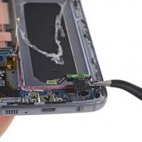 Samsung Galaxy S7 ifxit teardown 13