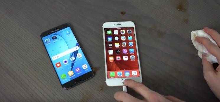 Quem se sai melhor na Coca-Cola congelada? Galaxy S7 ou iPhone 6s Plus? -  video Dailymotion