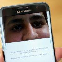 Samsung Galaxy Note 7 iris scanner 1