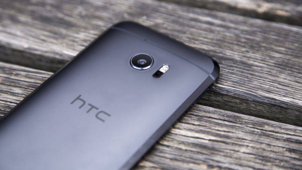 htc_10_rear_edge