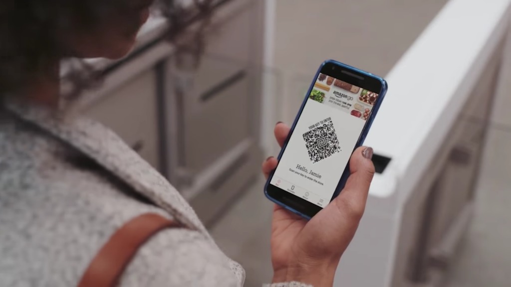 everyone-who-shops-needs-an-amazon-go-app-you-scan-a-qr-code-when-you-walk-in