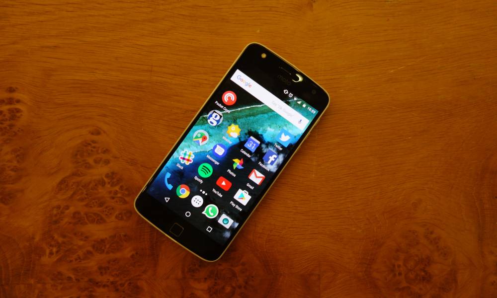 Motorola chat support ‘confirms’ that Moto Z Play will get Android 7.1.