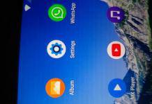 Sony Xperia XZ1, XZ2 screens show distracting stripe patterns when rubbed