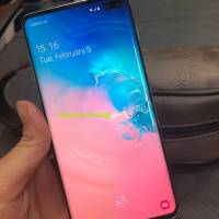 Samsung Galaxy S10+ live image