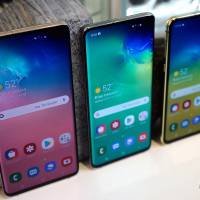 Samsung Galaxy S10 hands-on screens