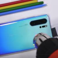 Huawei P30 Pro Teardown 1