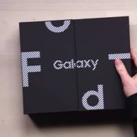 Samsung Galaxy Fold Unboxing 1