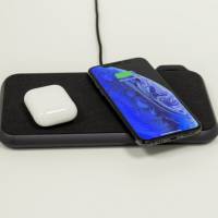 ZEDC08B-ZENS-LIBERTY-16-coils-wireless-charger-Kvadrat-edition-with-Apple-AirPods-and-iPhone-Xs-1024×536