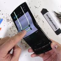 Motorola RAZR 2020 Durability Test