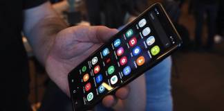 Samsung foldable phone Samsung Q1 Sales