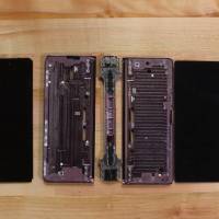 Samsung Galaxy Z Fold 2 Teardown 10