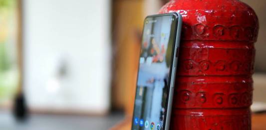 Google Pixel 5 screen gap issue