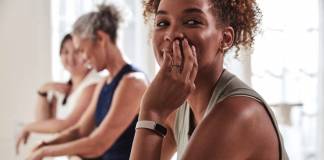 Fitbit Luxe Official