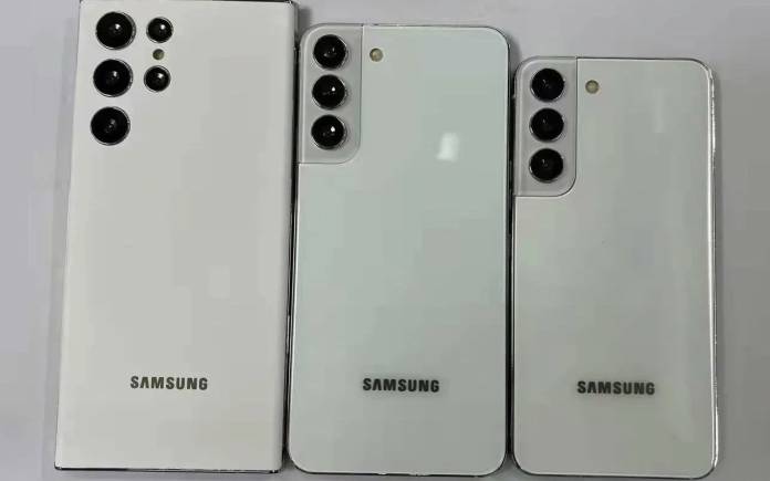 Samsung Galaxy S22 Trio