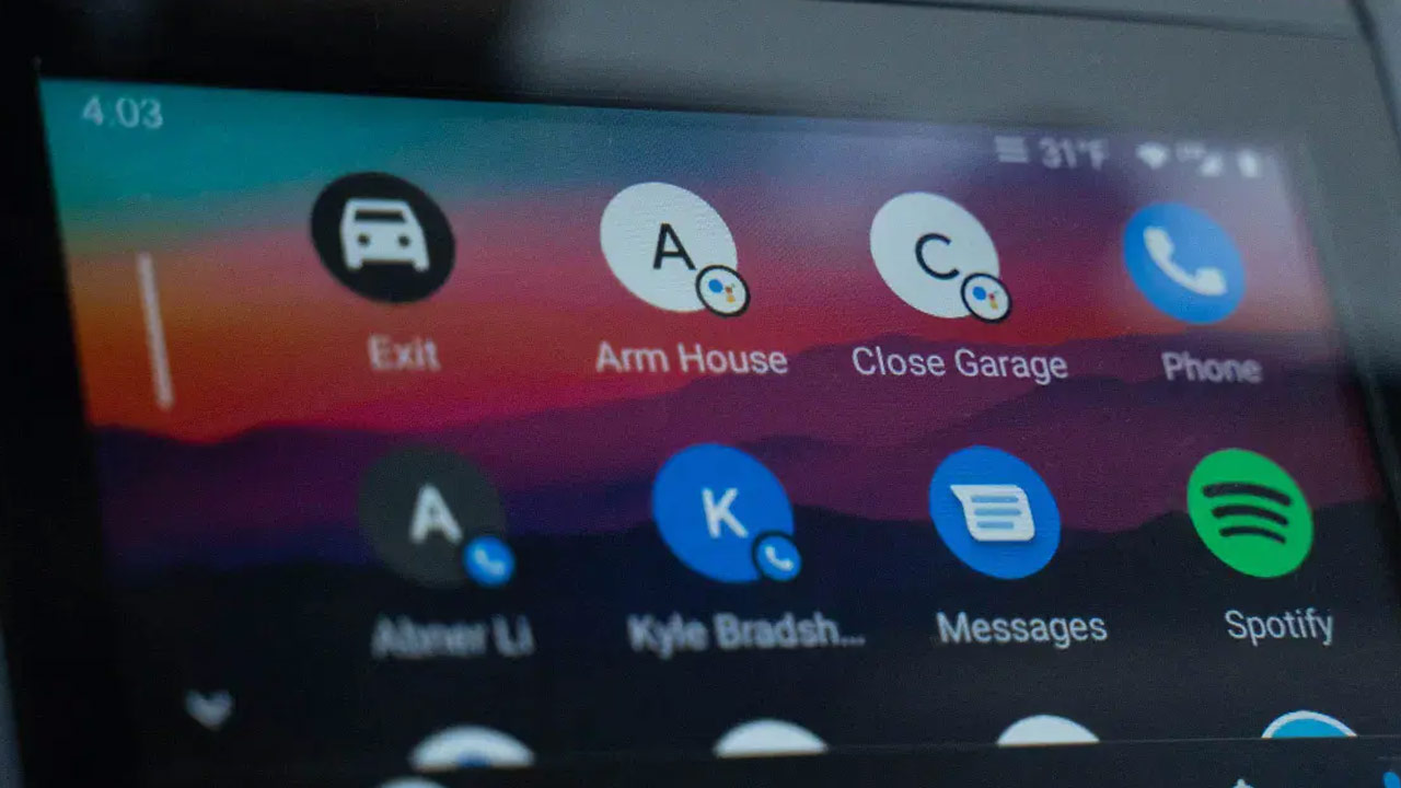 New Android Auto spotted with UI redesign and screen mirroring